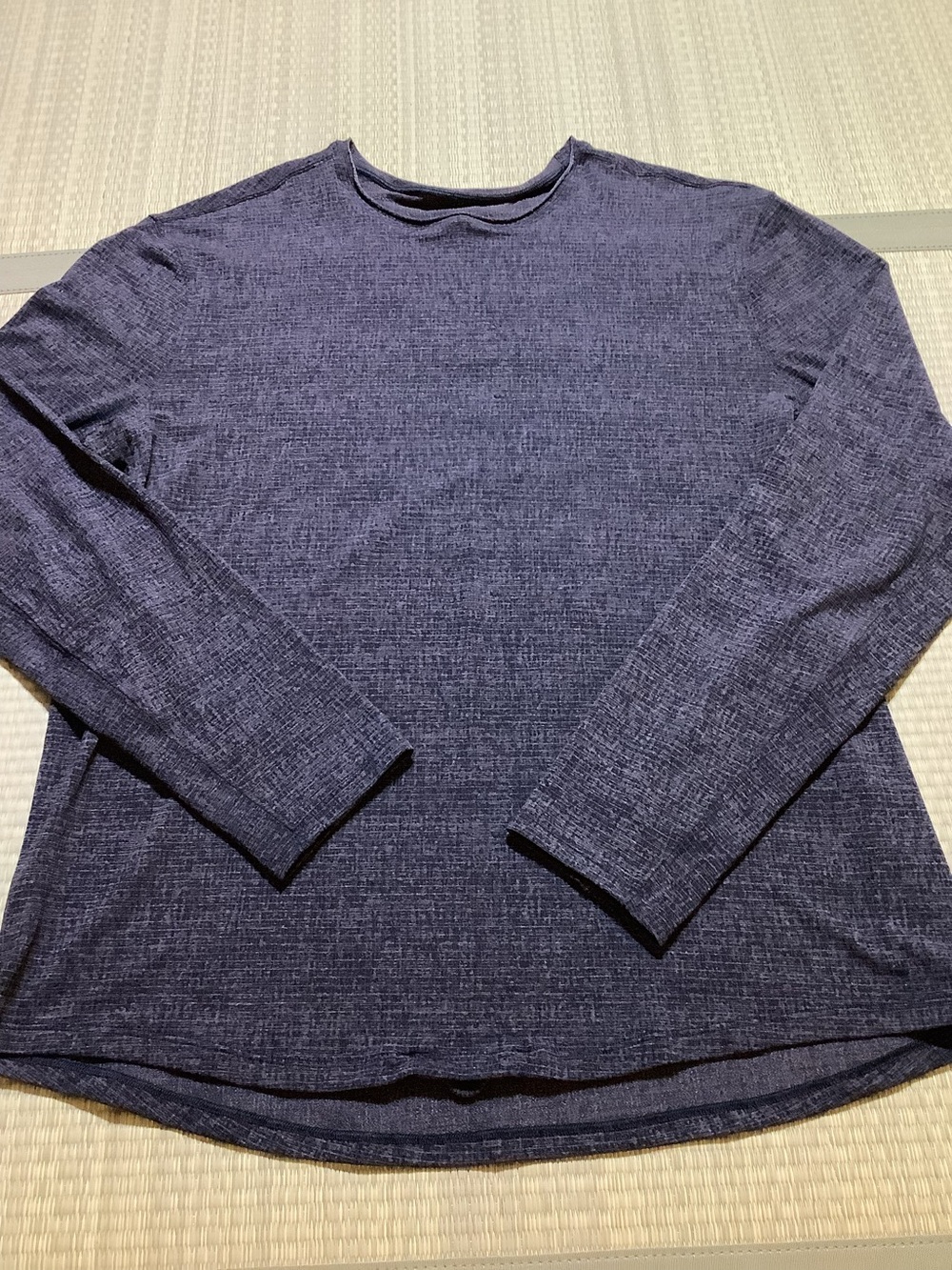 Lululemon Athletic Long Sleeve Shirt Elastic Loop on the Inside Front Hem